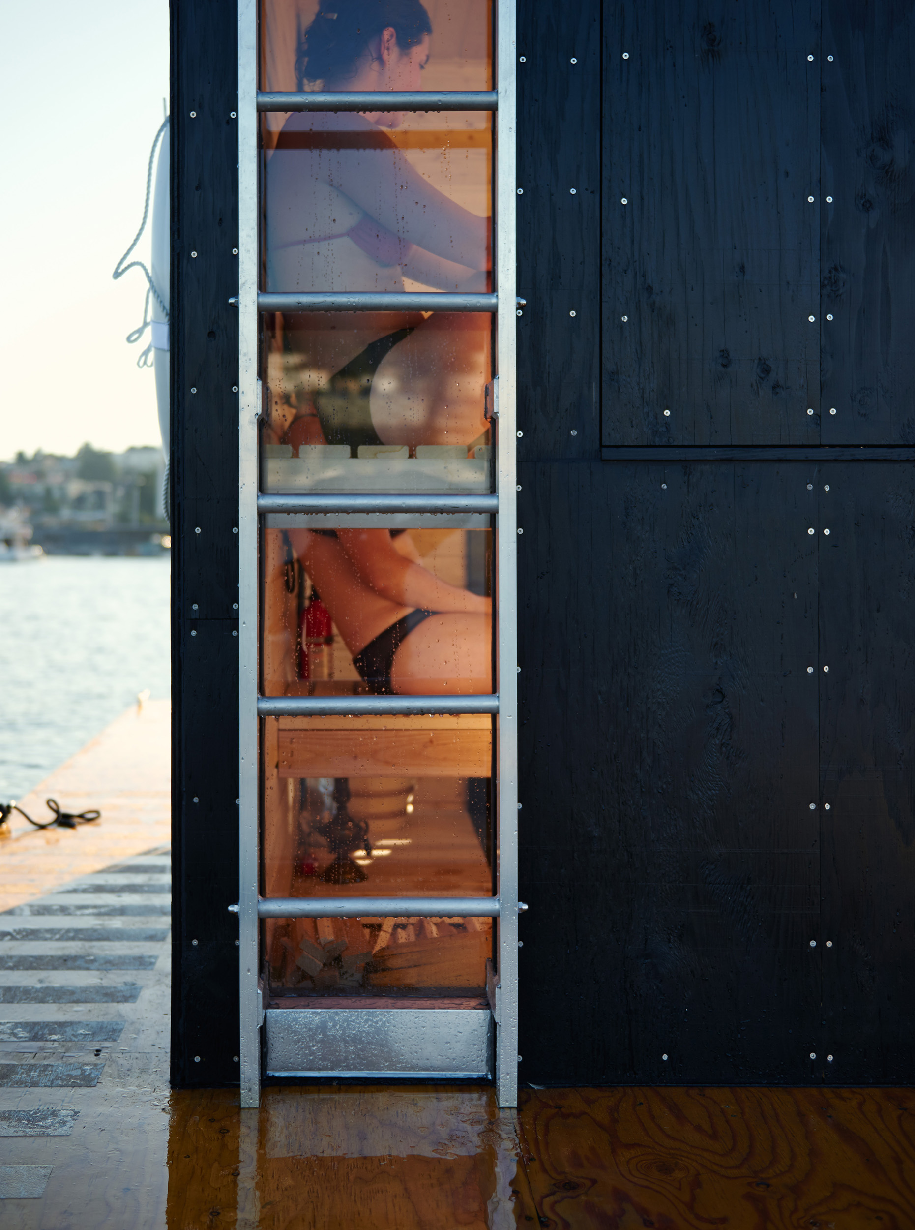 FLOATING SAUNA LADDER DETAIL