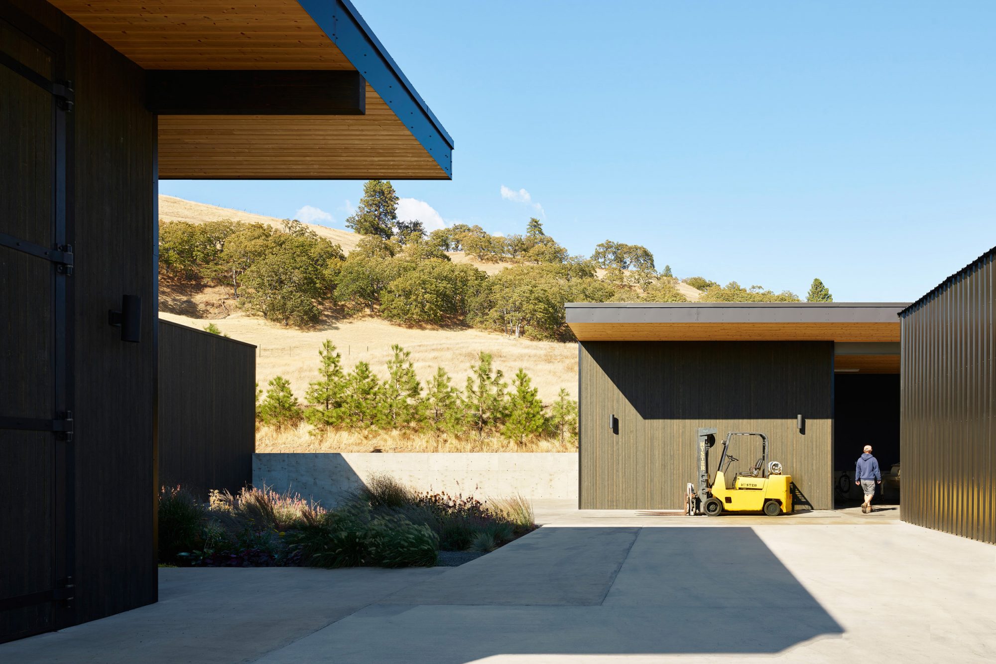 COR CELLARS COURTYARD ENTRANCE